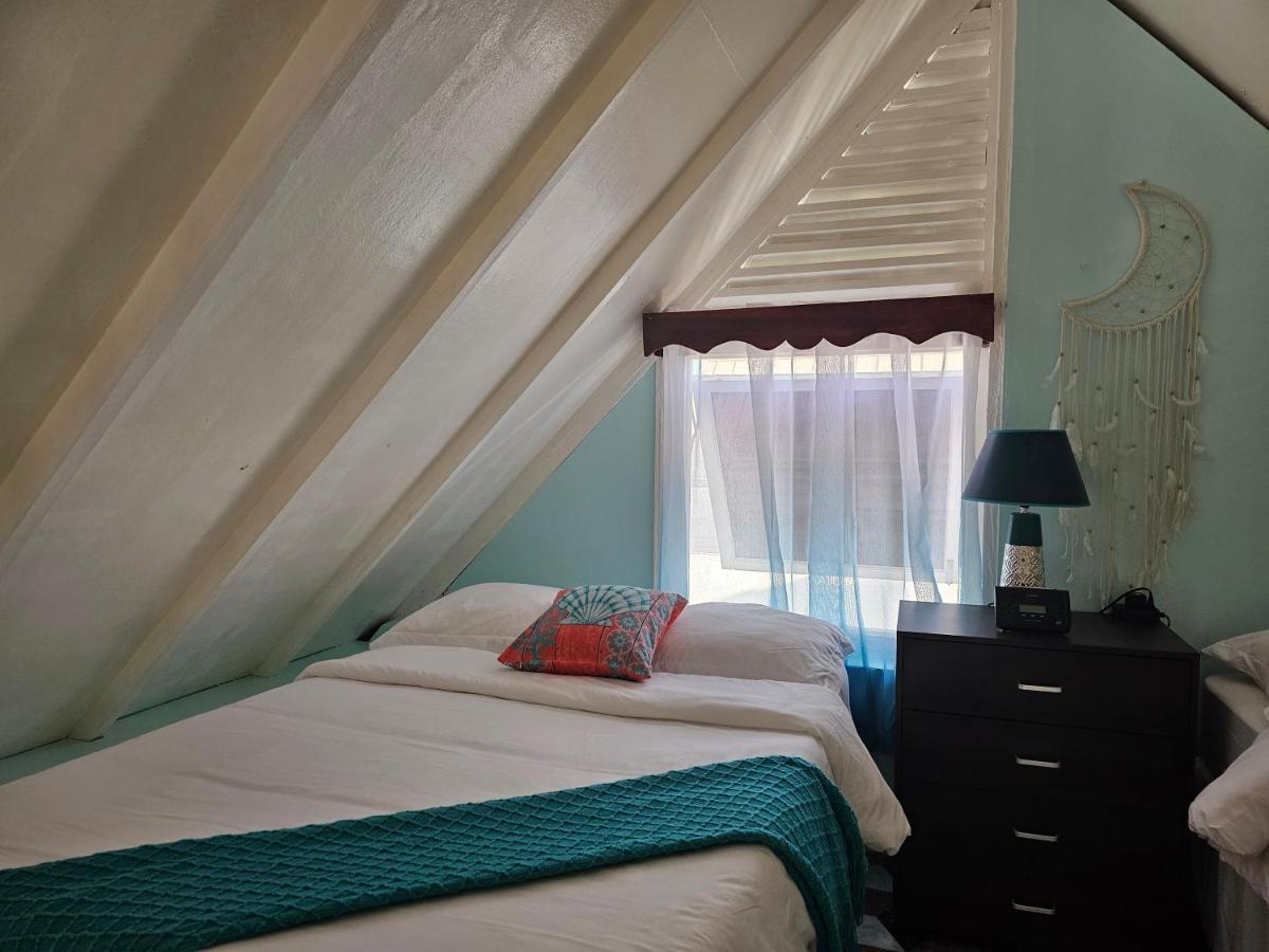 Memories By The Shore Negril Exterior photo